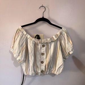 Cute over the shoulder crop top med